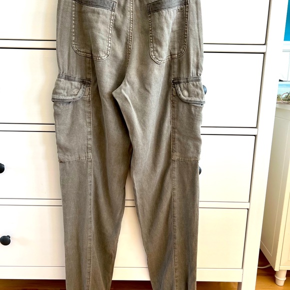 American Eagle kaki cargo pants Size 2 long - Picture 2 of 5